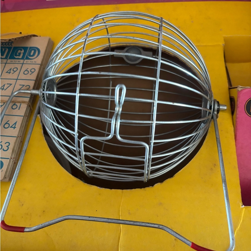 Metal Bingo Ball Cage with Crank Handle - Silver monte Carla bingo set
